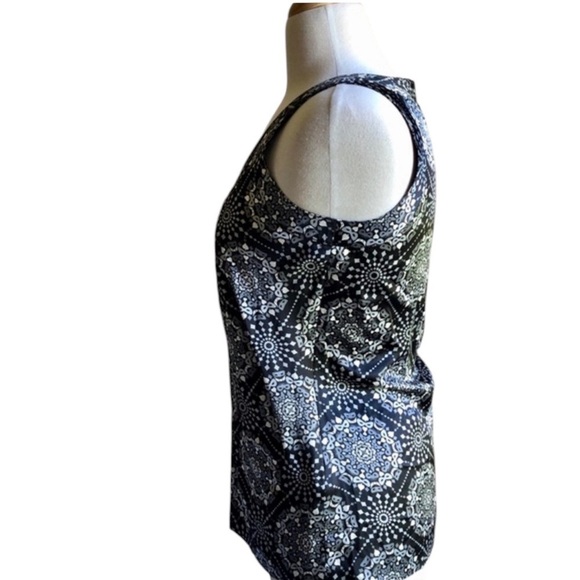 Tory Burch mask print top 100% silk size 6 tank - Picture 3 of 6
